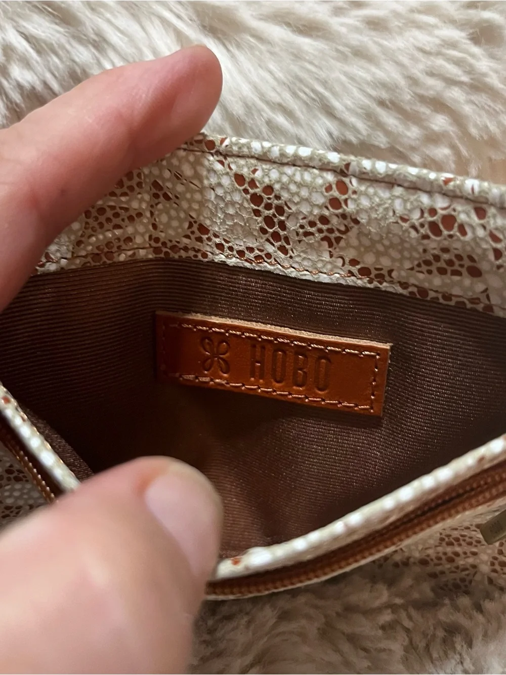 HOBO White and Brown Textured Card Holder with ID Window 02-31